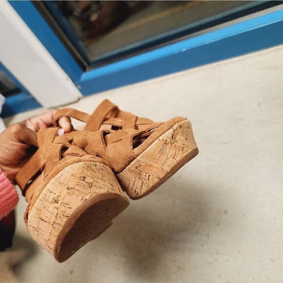 UGG WEDGE  - Picture 9 of 13